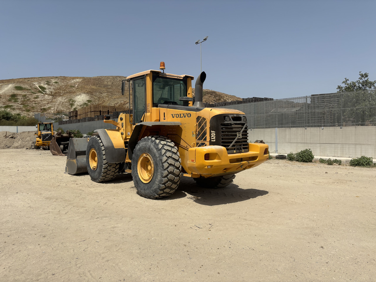 VOLVO L120F - Engins de chantier: photos 3 VOLVO L120F - Engins de chantier: photos 3