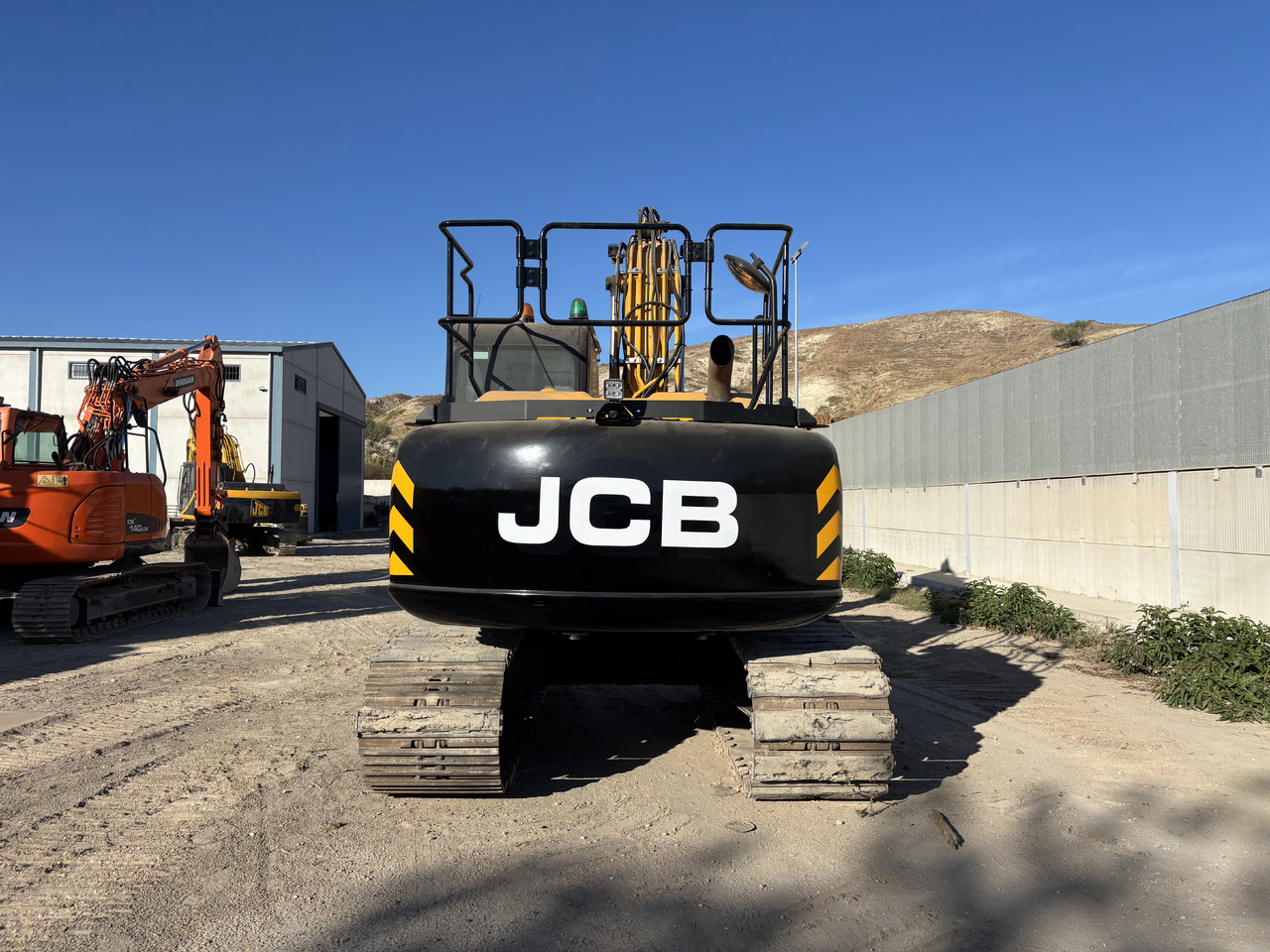 JCB JS131LC - Pelle sur chenille: photos 4 JCB JS131LC - Pelle sur chenille: photos 4