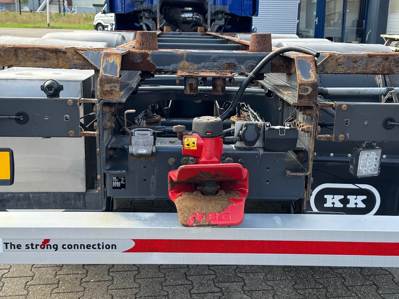 Scania R520 V8 8x4*4 Retarder / BDF / Full Air / Euro 6 - Camion porte-conteneur/ Caisse mobile: photos 5 Scania R520 V8 8x4*4 Retarder / BDF / Full Air / Euro 6 - Camion porte-conteneur/ Caisse mobile: photos 5