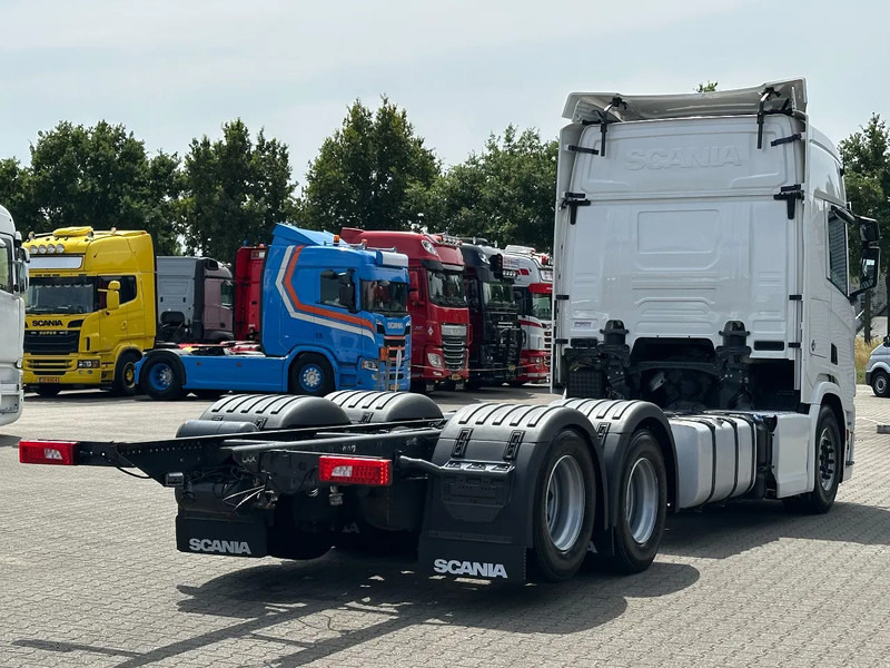 Scania R660 V8 6x4 Chassis with Lift-Axle / Retarder / Wb 4.75 / Full Air / 2 Tank - Châssis cabine: photos 3 Scania R660 V8 6x4 Chassis with Lift-Axle / Retarder / Wb 4.75 / Full Air / 2 Tank - Châssis cabine: photos 3