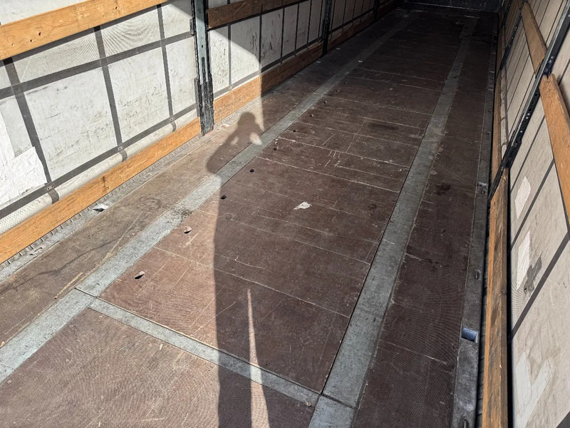 Schmitz Cargobull Schuifzeil -dak / Coil / Rotos-Disc - Semi-remorque rideaux coulissants: photos 5 Schmitz Cargobull Schuifzeil -dak / Coil / Rotos-Disc - Semi-remorque rideaux coulissants: photos 5