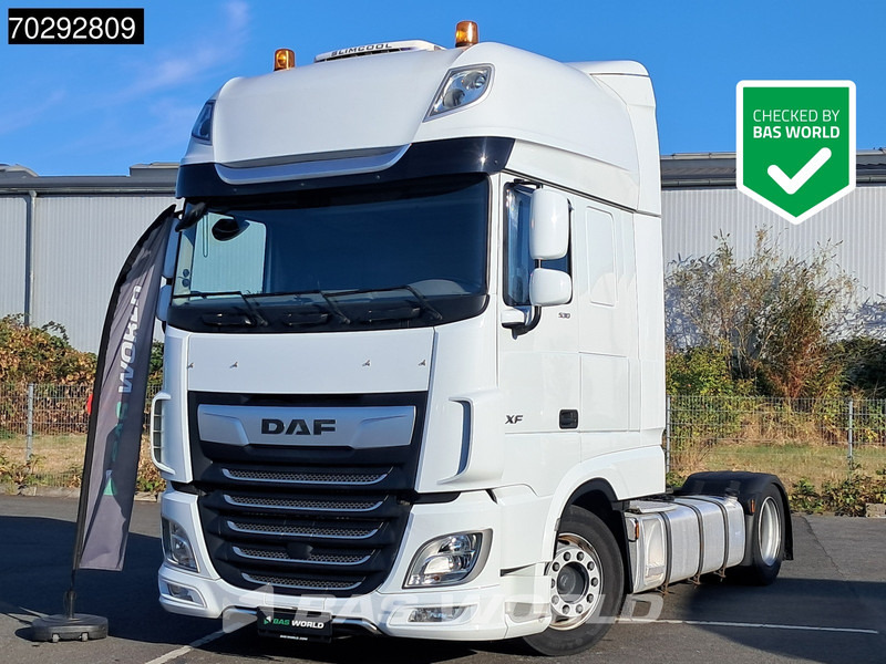 DAF XF 530 4X2 Mega SSC Retarder 2xTanks ACC Standklima Euro 6 - Tracteur routier: photos 1 DAF XF 530 4X2 Mega SSC Retarder 2xTanks ACC Standklima Euro 6 - Tracteur routier: photos 1