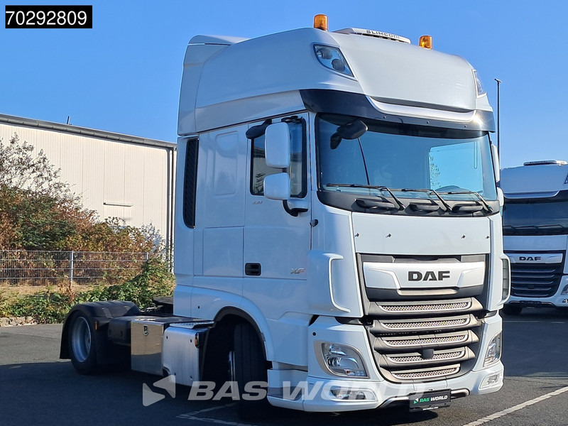 DAF XF 530 4X2 Mega SSC Retarder 2xTanks ACC Standklima Euro 6 - Tracteur routier: photos 3 DAF XF 530 4X2 Mega SSC Retarder 2xTanks ACC Standklima Euro 6 - Tracteur routier: photos 3