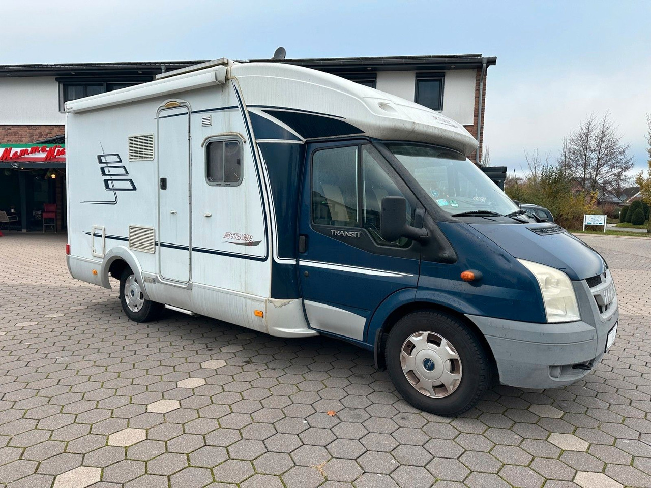 HYMER / ERIBA / HYMERCAR TRAMP T 572 CL/Festbett/Klima/Markise HYMER / ERIBA / HYMERCAR TRAMP T 572 CL/Festbett/Klima/Markise - Camping-car profilé: photos 2 HYMER / ERIBA / HYMERCAR TRAMP T 572 CL/Festbett/Klima/Markise HYMER / ERIBA / HYMERCAR TRAMP T 572 CL/Festbett/Klima/Markise - Camping-car profilé: photos 2