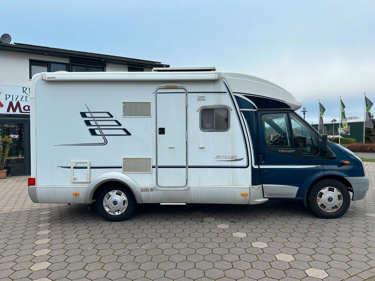 HYMER / ERIBA / HYMERCAR TRAMP T 572 CL/Festbett/Klima/Markise HYMER / ERIBA / HYMERCAR TRAMP T 572 CL/Festbett/Klima/Markise - Camping-car profilé: photos 3 HYMER / ERIBA / HYMERCAR TRAMP T 572 CL/Festbett/Klima/Markise HYMER / ERIBA / HYMERCAR TRAMP T 572 CL/Festbett/Klima/Markise - Camping-car profilé: photos 3