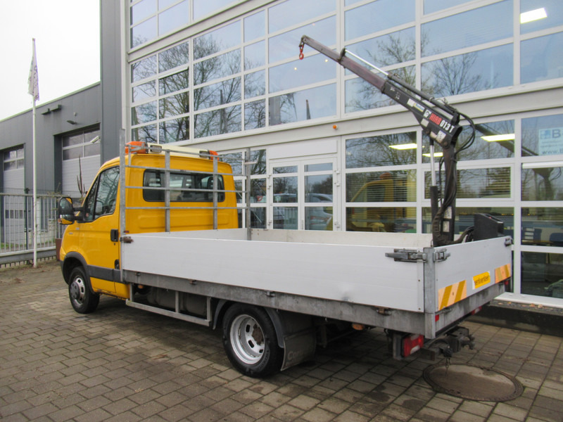 Iveco Daily 40C10 Euro 4 + HIAB 013 T Kraan Kran Crane - Utilitaire plateau: photos 2 Iveco Daily 40C10 Euro 4 + HIAB 013 T Kraan Kran Crane - Utilitaire plateau: photos 2