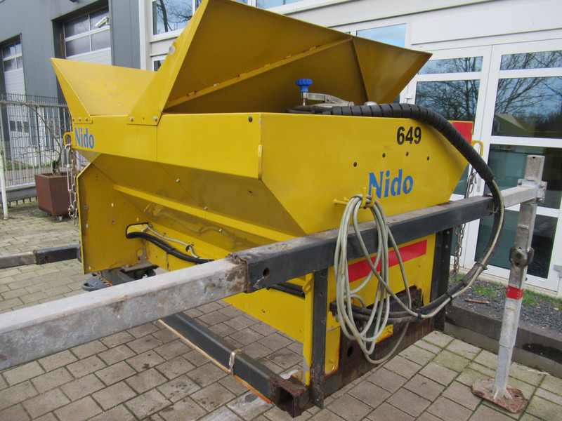 NIDO Stratos B08-18 PALN HYDRO Kort 0,8m3 + 250L Geen bedienkast nog ! - Epandeur de sable: photos 2 NIDO Stratos B08-18 PALN HYDRO Kort 0,8m3 + 250L Geen bedienkast nog ! - Epandeur de sable: photos 2