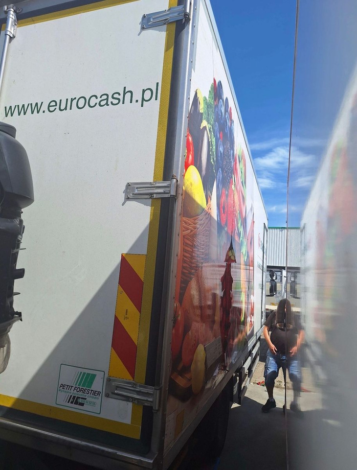 Iveco POLEN! 120E19CF T1000R Spectrum - Camion frigorifique: photos 2 Iveco POLEN! 120E19CF T1000R Spectrum - Camion frigorifique: photos 2