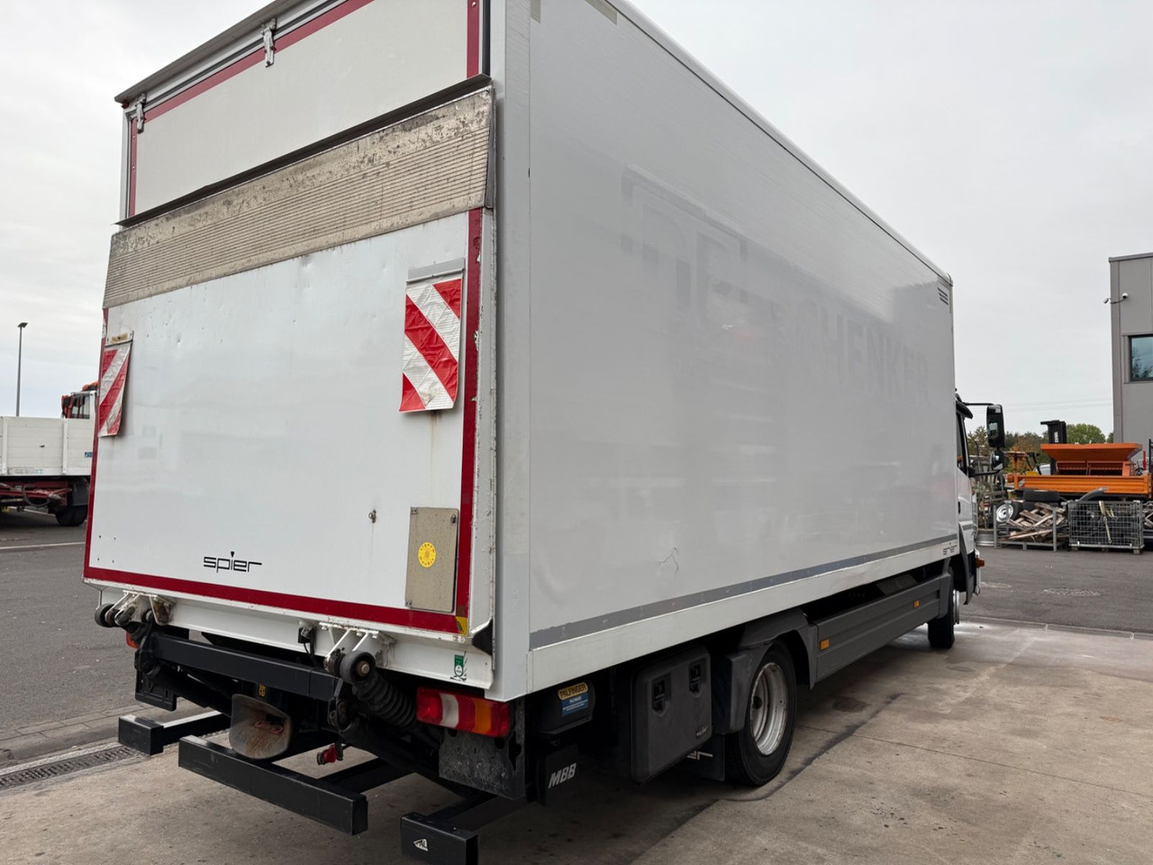 Mercedes-Benz Atego 3 4x2 821 4x2 LBW / Ahk. / Palfinger / 6m - Camion fourgon: photos 4 Mercedes-Benz Atego 3 4x2 821 4x2 LBW / Ahk. / Palfinger / 6m - Camion fourgon: photos 4