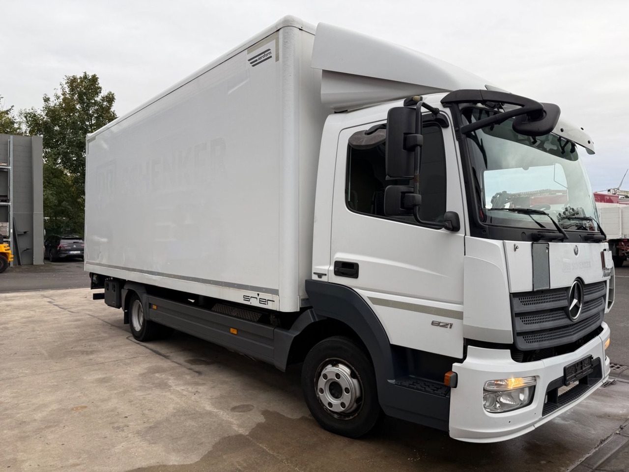 Mercedes-Benz Atego 3 4x2 821 4x2 LBW / Ahk. / Palfinger / 6m - Camion fourgon: photos 2 Mercedes-Benz Atego 3 4x2 821 4x2 LBW / Ahk. / Palfinger / 6m - Camion fourgon: photos 2
