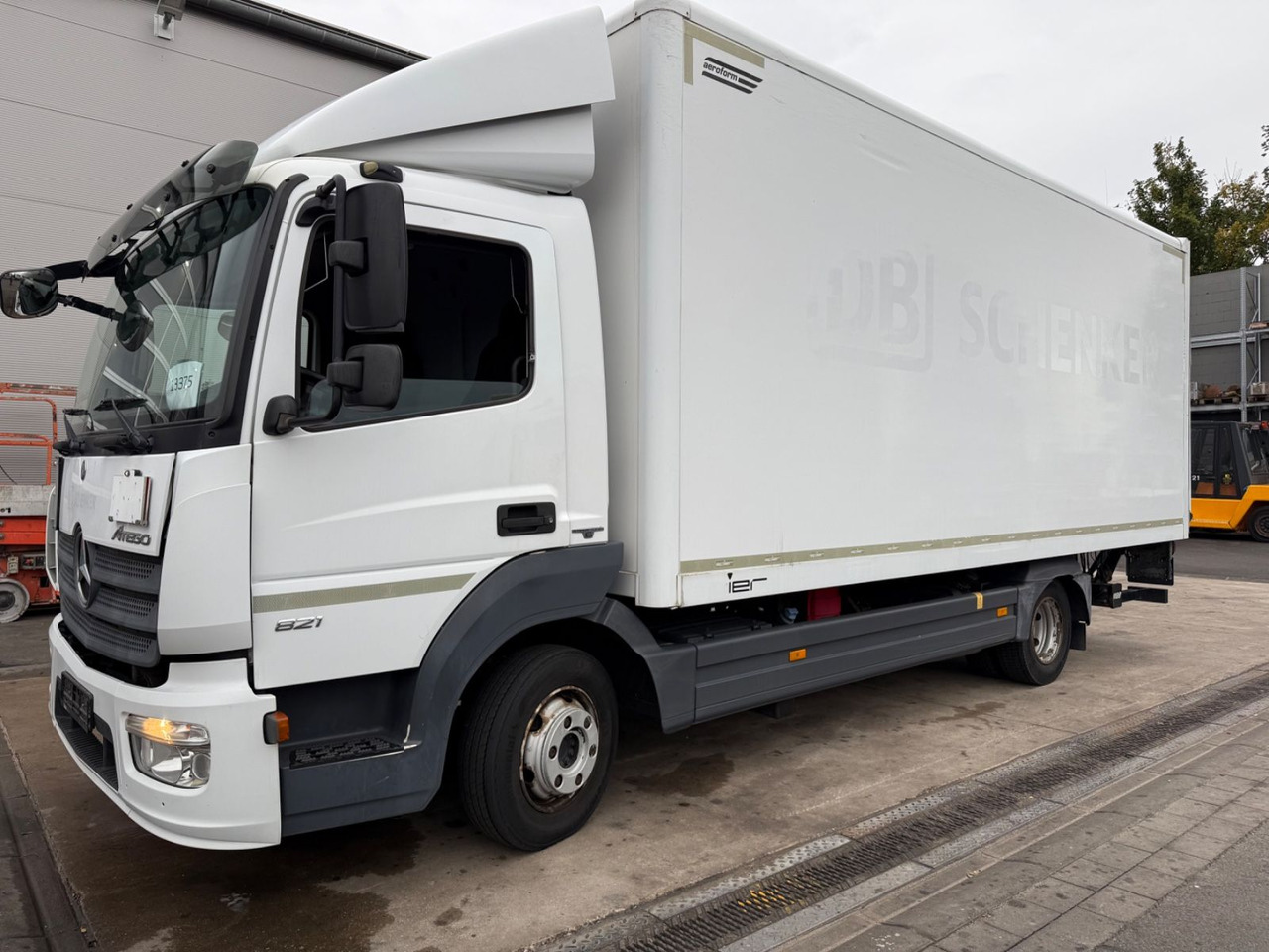 Mercedes-Benz Atego 3 4x2 821 4x2 LBW / Ahk. / Palfinger / 6m - Camion fourgon: photos 1 Mercedes-Benz Atego 3 4x2 821 4x2 LBW / Ahk. / Palfinger / 6m - Camion fourgon: photos 1