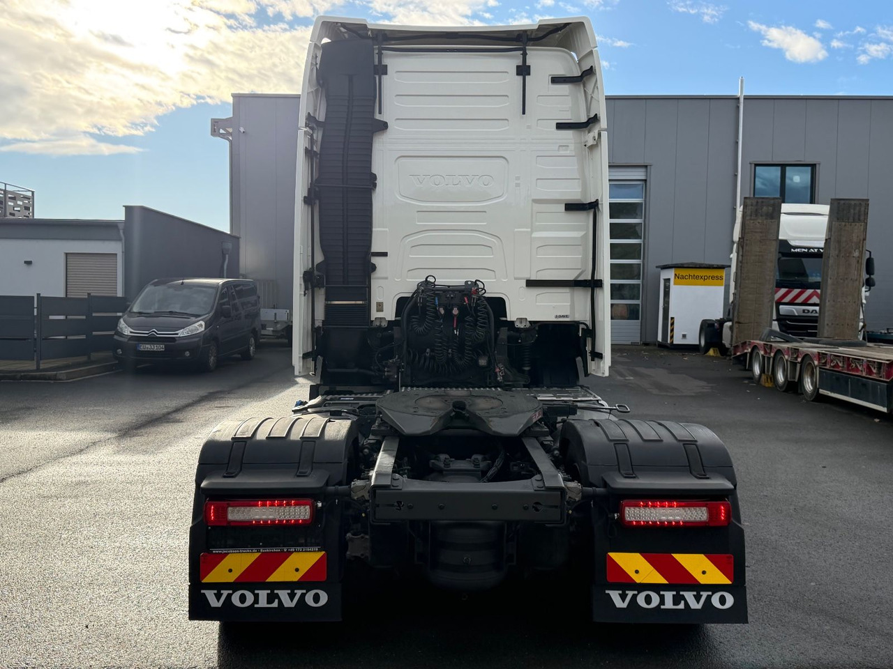 Volvo FH 460 Globetrotter XL, iSave, Lowdeck, Hub, E6 - Tracteur routier: photos 5 Volvo FH 460 Globetrotter XL, iSave, Lowdeck, Hub, E6 - Tracteur routier: photos 5