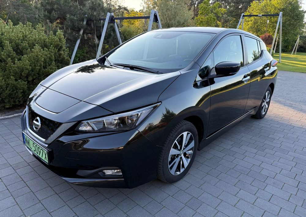 Nissan Leaf 40kWh Acenta - Voiture: photos 1 Nissan Leaf 40kWh Acenta - Voiture: photos 1