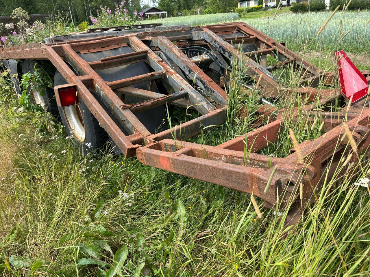 Driven trailer Scania 143 chassis - Remorque voiture: photos 2 Driven trailer Scania 143 chassis - Remorque voiture: photos 2