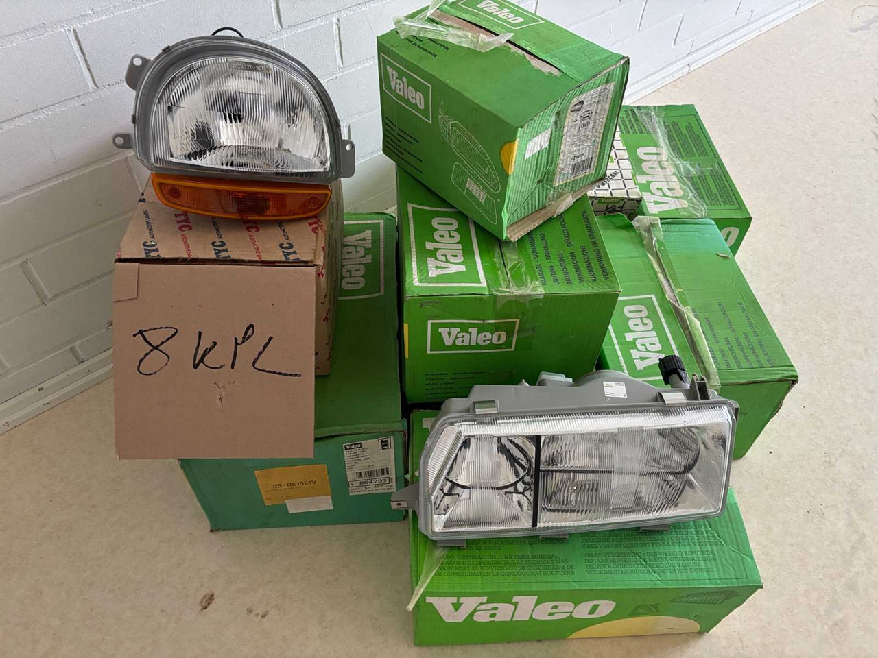 Headlight housings Valeo for different models 8pcs - Feu avant: photos 1 Headlight housings Valeo for different models 8pcs - Feu avant: photos 1