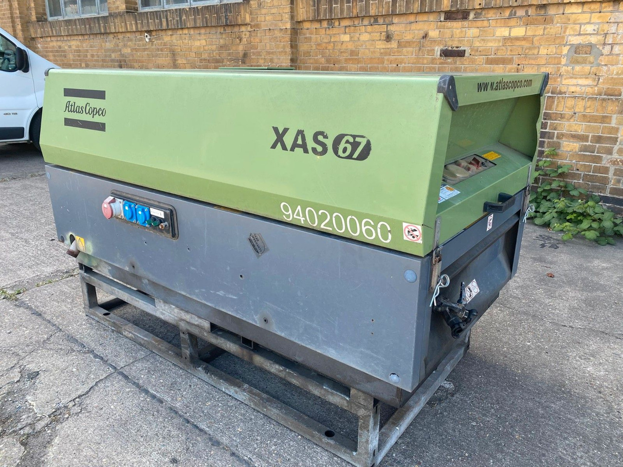 Atlas Copco Air Kompressor XAS67 G6,5 - Compresseur d'air: photos 1 Atlas Copco Air Kompressor XAS67 G6,5 - Compresseur d'air: photos 1