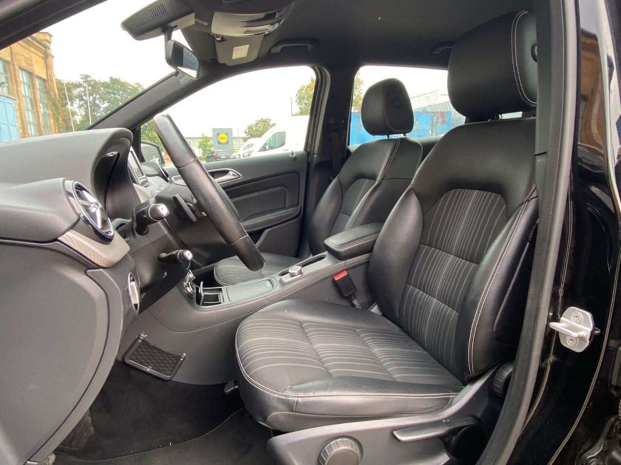 Berline Mercedes-Benz B 180 B -Klasse B 180 Autom. Xenon Navi: photos 8