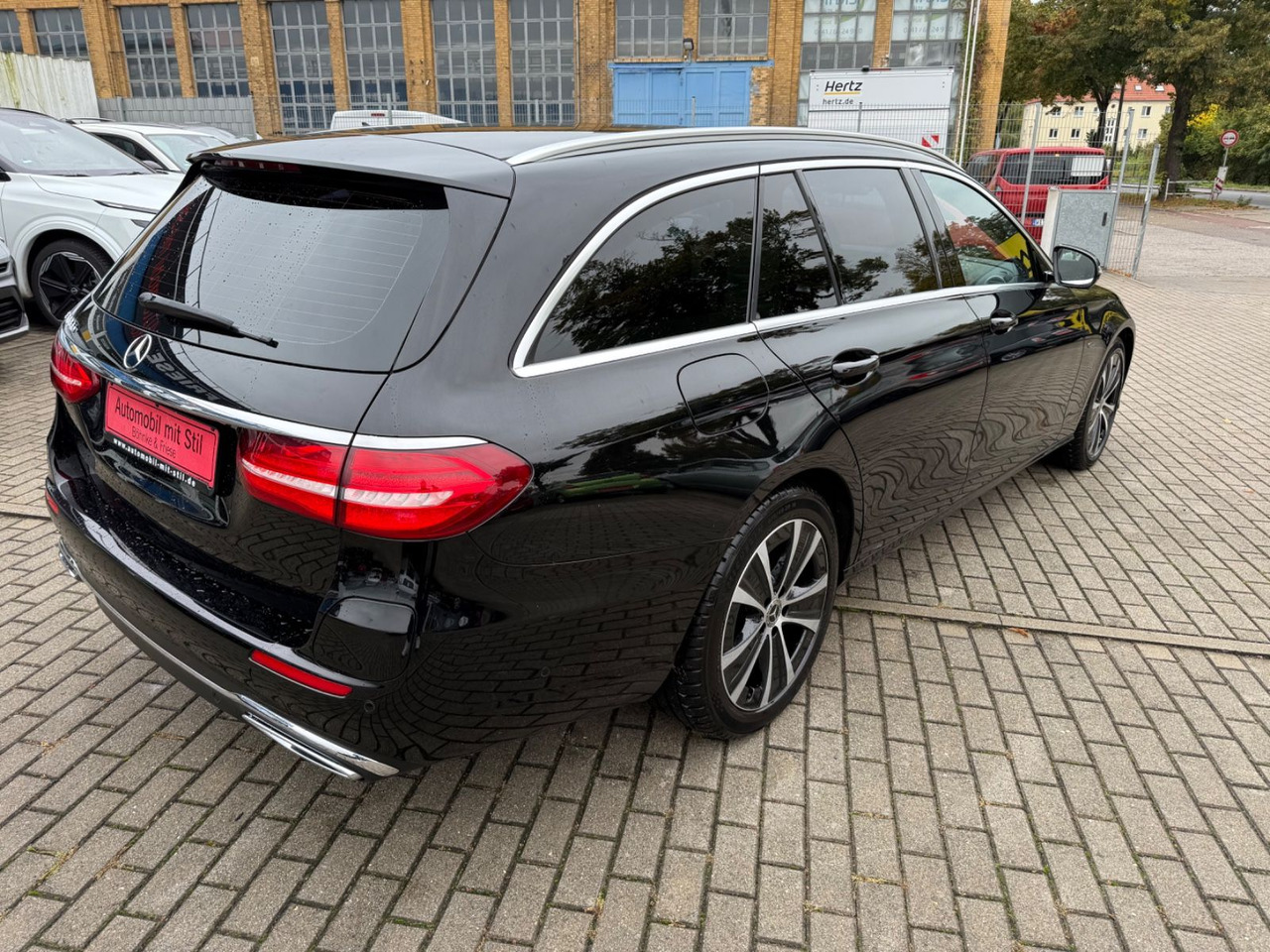 Mercedes-Benz E -Klasse T-Modell E 300 de LED NAVI ACC TEILLED - Voiture break: photos 4 Mercedes-Benz E -Klasse T-Modell E 300 de LED NAVI ACC TEILLED - Voiture break: photos 4