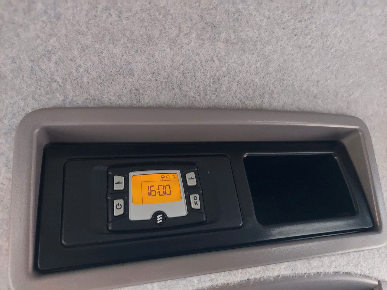 Mercedes-Benz Sprinter II Pritsche/DoKa 516 CDI KLIMA AHK - Utilitaire plateau, Utilitaire double cabine: photos 2 Mercedes-Benz Sprinter II Pritsche/DoKa 516 CDI KLIMA AHK - Utilitaire plateau, Utilitaire double cabine: photos 2