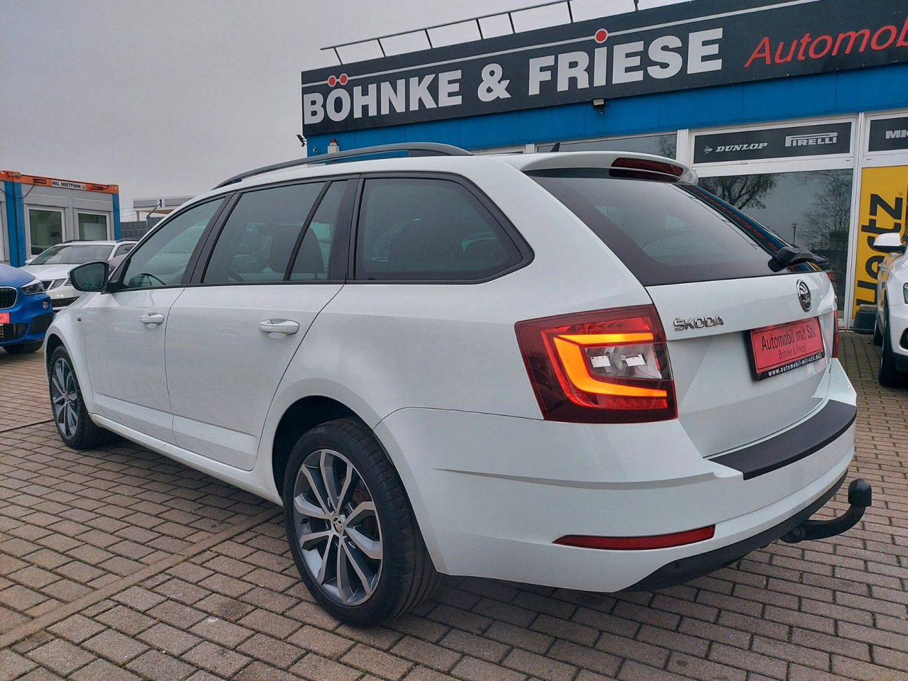 Skoda Octavia Combi Clever 4x4 LED DAB Navi - Voiture break: photos 5 Skoda Octavia Combi Clever 4x4 LED DAB Navi - Voiture break: photos 5