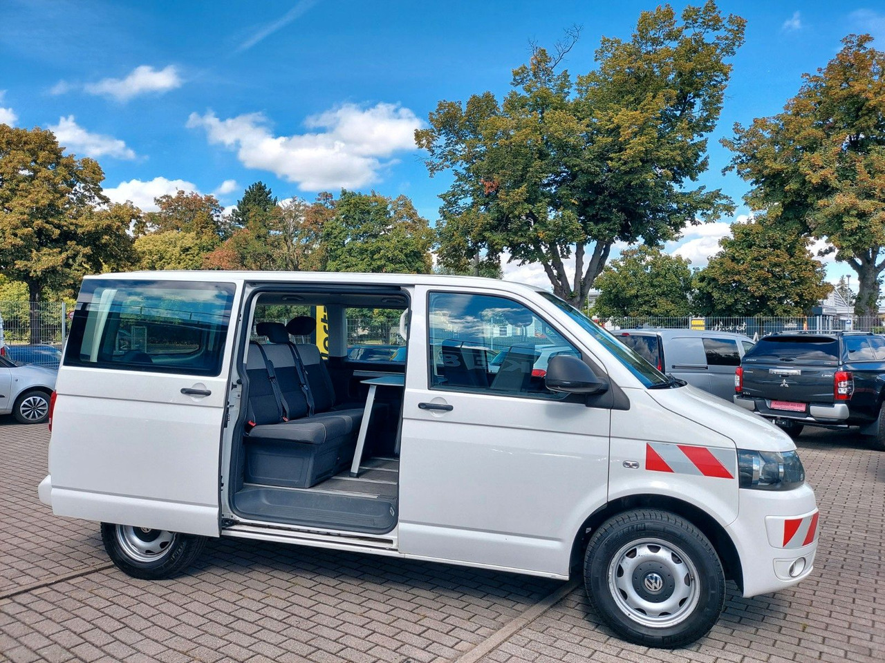 Volkswagen T5 Multivan Bus Klima Standheizung - Transport de personnes: photos 1 Volkswagen T5 Multivan Bus Klima Standheizung - Transport de personnes: photos 1