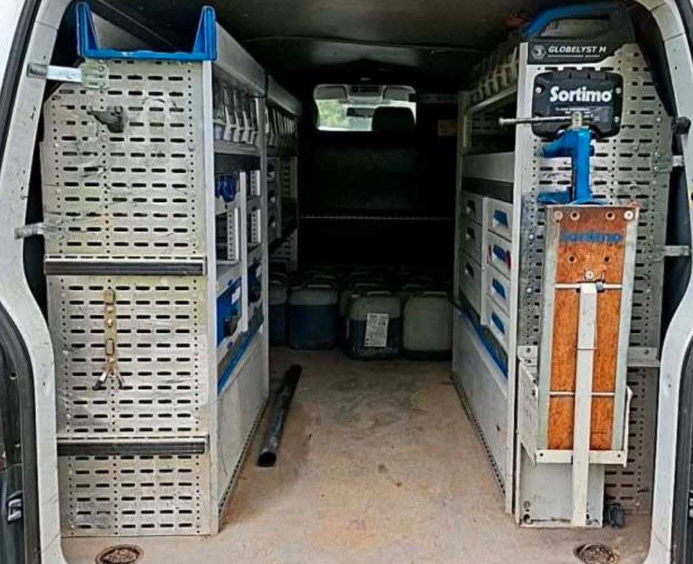 Volkswagen T5 Transporter Kasten Kombi lang 4Motion - Transport de personnes: photos 5 Volkswagen T5 Transporter Kasten Kombi lang 4Motion - Transport de personnes: photos 5