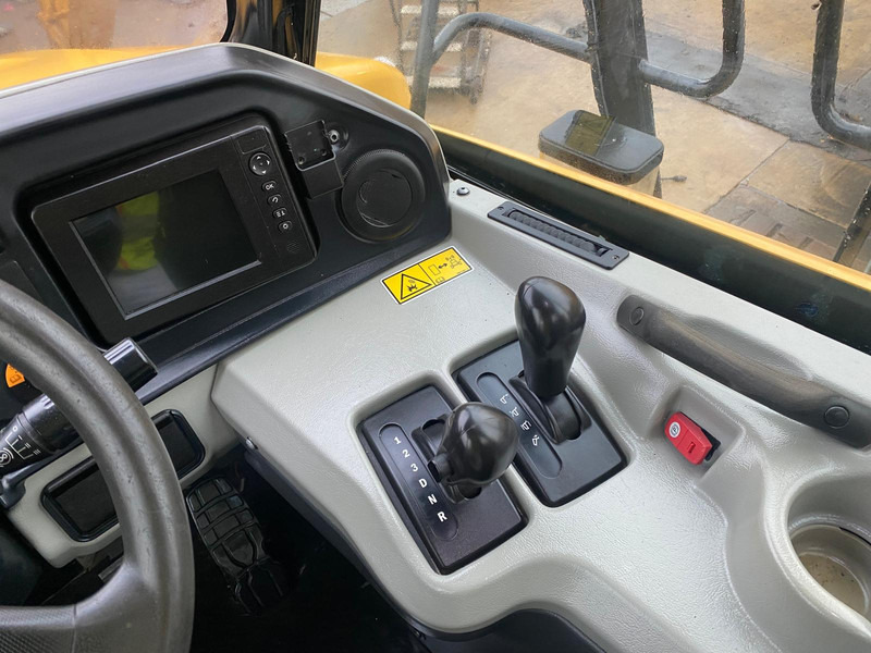 Tombereau articulé Caterpillar 725C2 NVT: photos 14