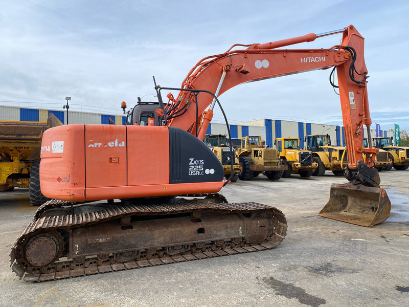 Hitachi ZX 225 USRLC NVT - Pelle sur chenille: photos 5 Hitachi ZX 225 USRLC NVT - Pelle sur chenille: photos 5