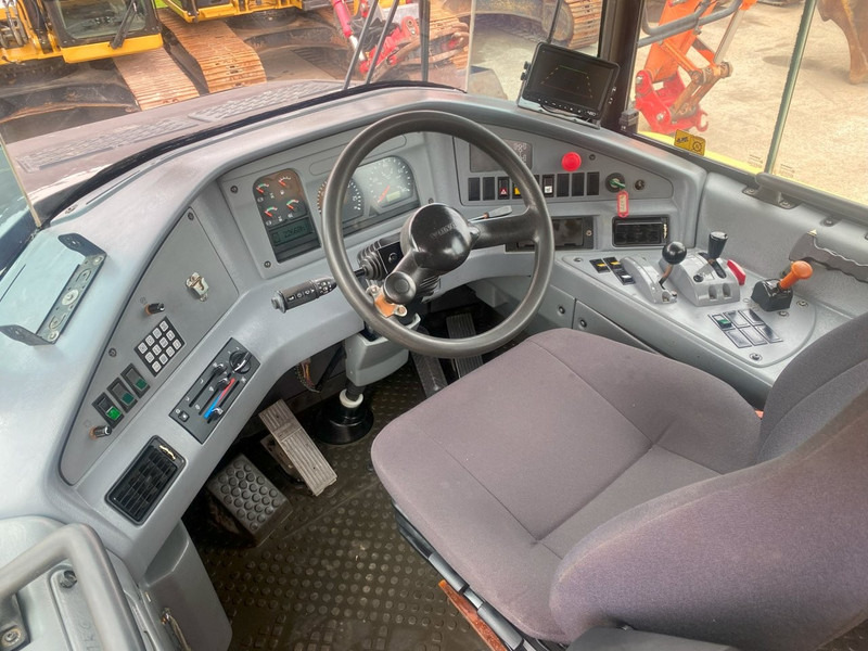 Volvo A 30 D 6x6 dumper articulated hauler - Tombereau: photos 3 Volvo A 30 D 6x6 dumper articulated hauler - Tombereau: photos 3