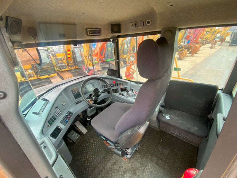 Volvo A 30 D 6x6 dumper articulated hauler - Tombereau: photos 4 Volvo A 30 D 6x6 dumper articulated hauler - Tombereau: photos 4