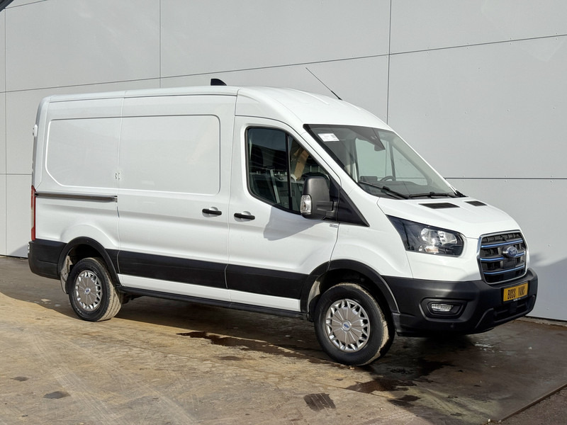 Ford E-Transit 390 75kWh 184PK 390 Elektrisch 75kWh 334km WLTP BEV Snelladen L2H2 Climate Control Tacho Carplay Camera Stoelverwarming Parkeersensoren voor achter Laadkabel - Fourgon utilitaire, Utilitaire électrique: photos 4 Ford E-Transit 390 75kWh 184PK 390 Elektrisch 75kWh 334km WLTP BEV Snelladen L2H2 Climate Control Tacho Carplay Camera Stoelverwarming Parkeersensoren voor achter Laadkabel - Fourgon utilitaire, Utilitaire électrique: photos 4