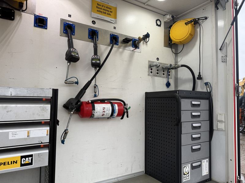 Iveco Daily Daily 70C18 3.0 *Service bus / Inbouw* LED Climate Control Cruise Control Tachograaf Standkachel Trekhaak Camera Stoelverwarming — crédit-bail Iveco Daily Daily 70C18 3.0 *Service bus / Inbouw* LED Climate Control Cruise Control Tachograaf Standkachel Trekhaak Camera Stoelverwarming: photos 15