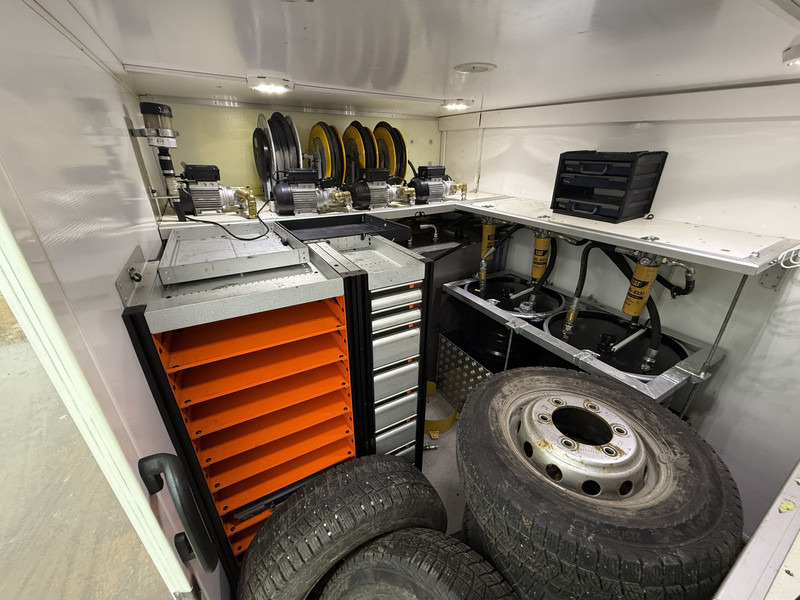 Iveco Daily Daily 70C18 3.0 *Service bus / Inbouw* LED Climate Control Cruise Control Tachograaf Standkachel Trekhaak Camera Stoelverwarming — crédit-bail Iveco Daily Daily 70C18 3.0 *Service bus / Inbouw* LED Climate Control Cruise Control Tachograaf Standkachel Trekhaak Camera Stoelverwarming: photos 16