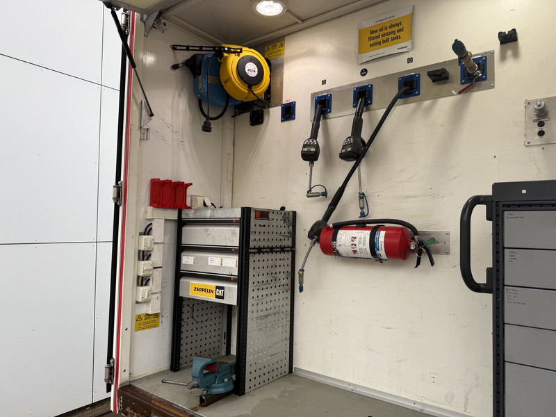 Iveco Daily Daily 70C18 3.0 *Service bus / Inbouw* LED Climate Control Cruise Control Tachograaf Standkachel Trekhaak Camera Stoelverwarming — crédit-bail Iveco Daily Daily 70C18 3.0 *Service bus / Inbouw* LED Climate Control Cruise Control Tachograaf Standkachel Trekhaak Camera Stoelverwarming: photos 13