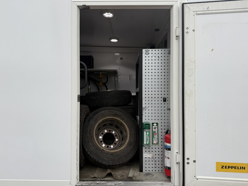 Iveco Daily Daily 70C18 3.0 *Service bus / Inbouw* LED Climate Control Cruise Control Tachograaf Standkachel Trekhaak Camera Stoelverwarming — crédit-bail Iveco Daily Daily 70C18 3.0 *Service bus / Inbouw* LED Climate Control Cruise Control Tachograaf Standkachel Trekhaak Camera Stoelverwarming: photos 9