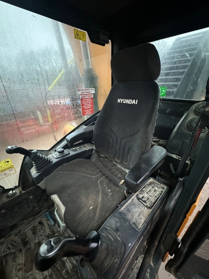 Hyundai HX140L - Pelle sur chenille: photos 5 Hyundai HX140L - Pelle sur chenille: photos 5