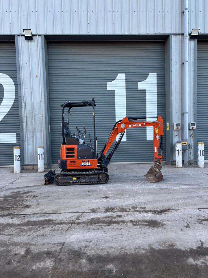 Mini pelle Hitachi ZX19U-6: photos 6
