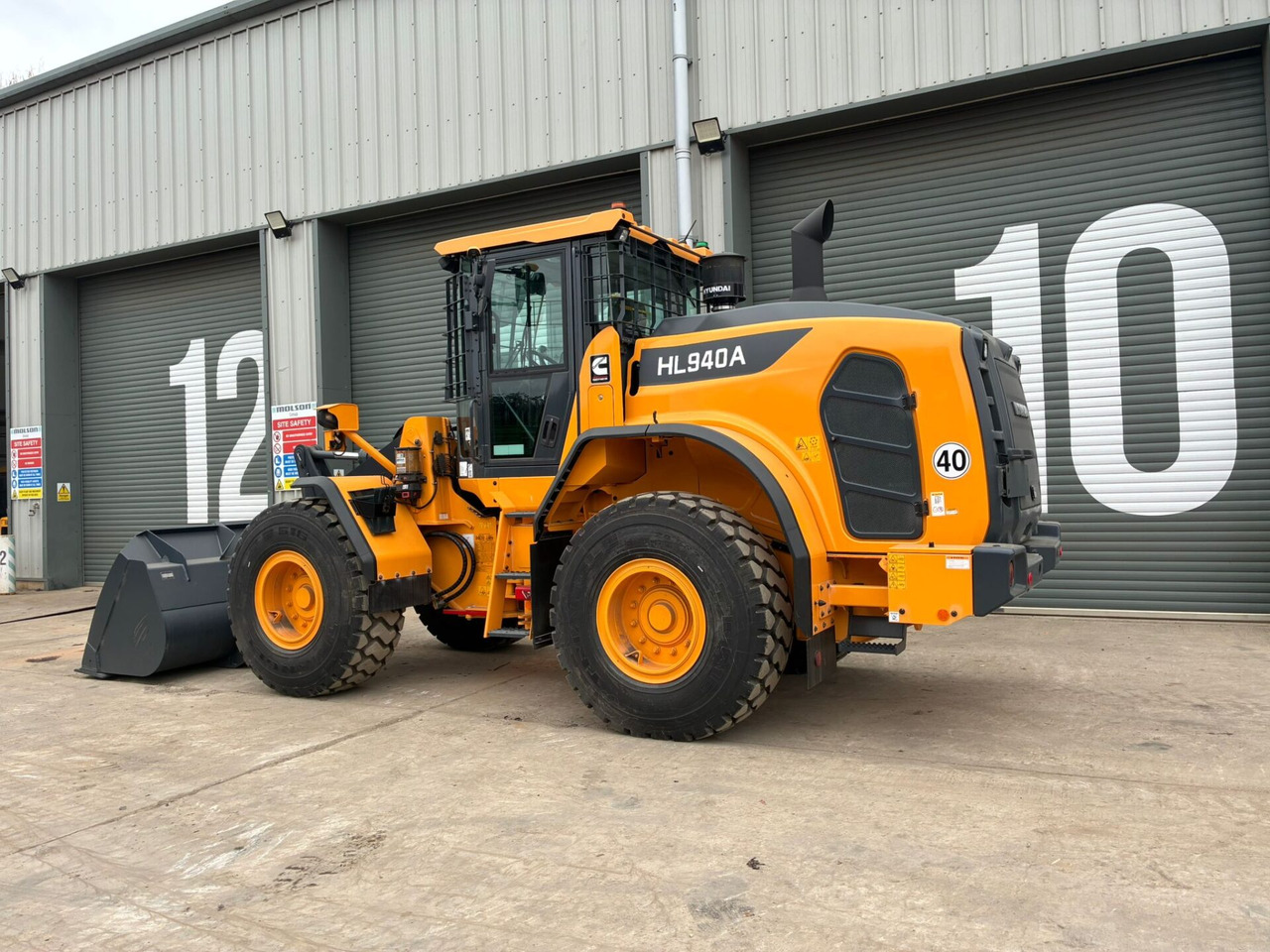 Hyundai HL940A - Chargeuse sur pneus: photos 3 Hyundai HL940A - Chargeuse sur pneus: photos 3