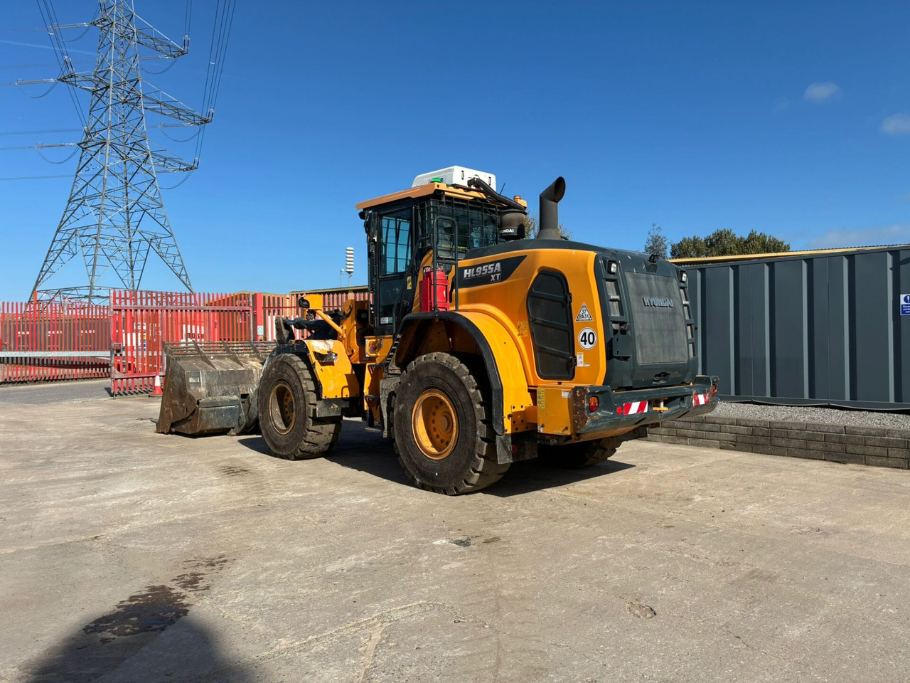 Hyundai HL955AXT - Chargeuse sur pneus: photos 3 Hyundai HL955AXT - Chargeuse sur pneus: photos 3