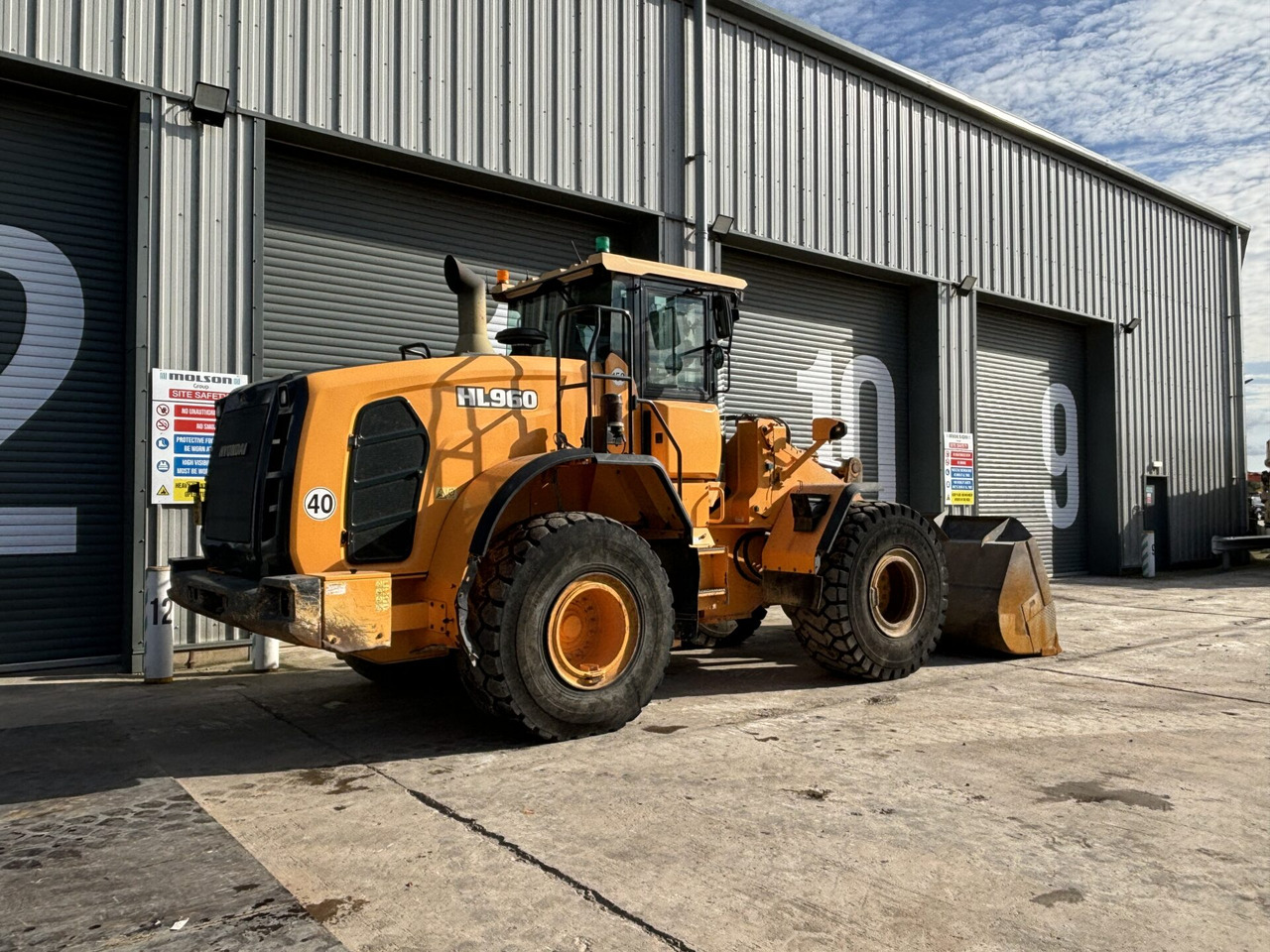 Hyundai HL960 - Chargeuse sur pneus: photos 5 Hyundai HL960 - Chargeuse sur pneus: photos 5