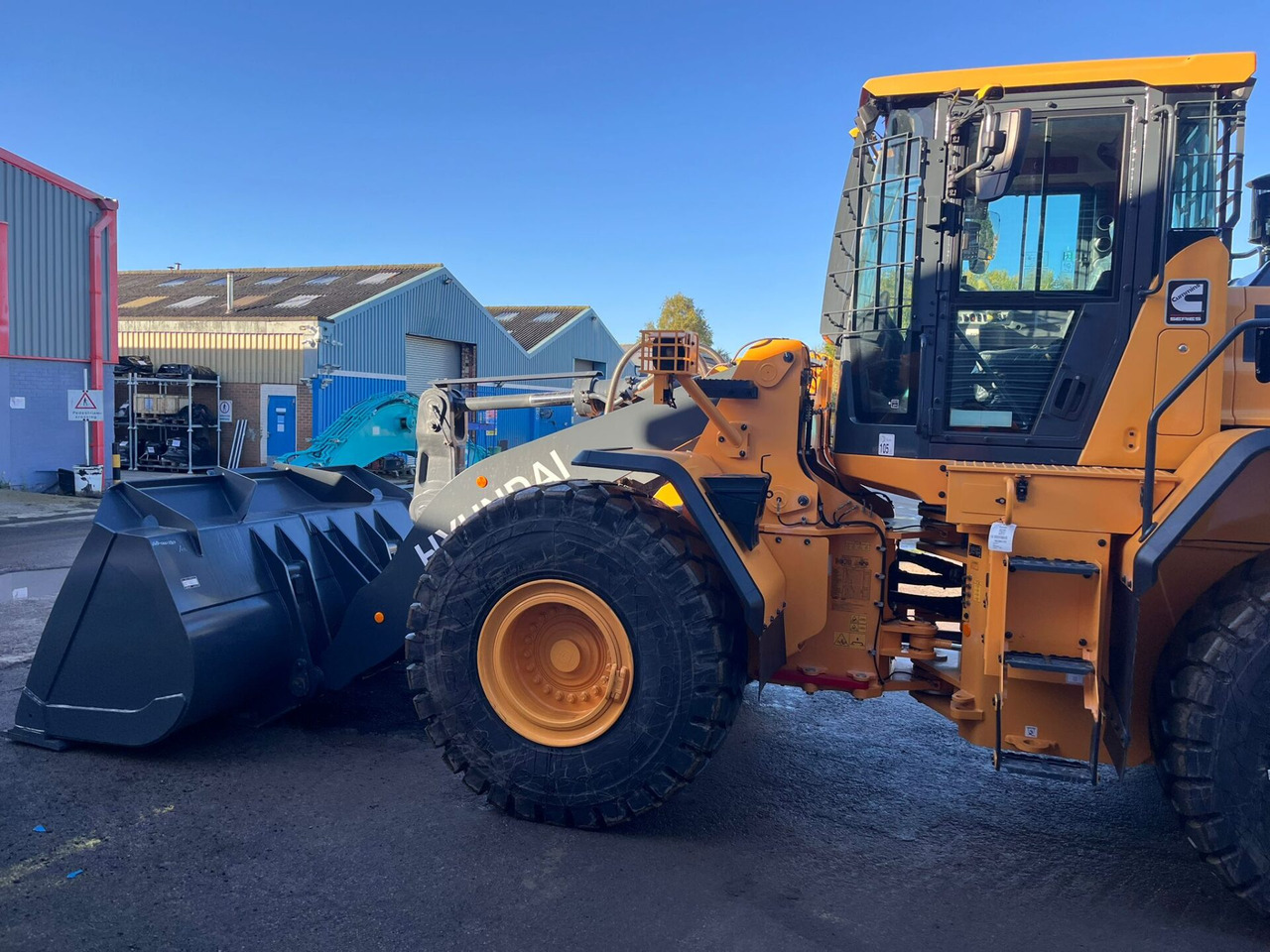 Hyundai HL960A - Chargeuse sur pneus: photos 1 Hyundai HL960A - Chargeuse sur pneus: photos 1