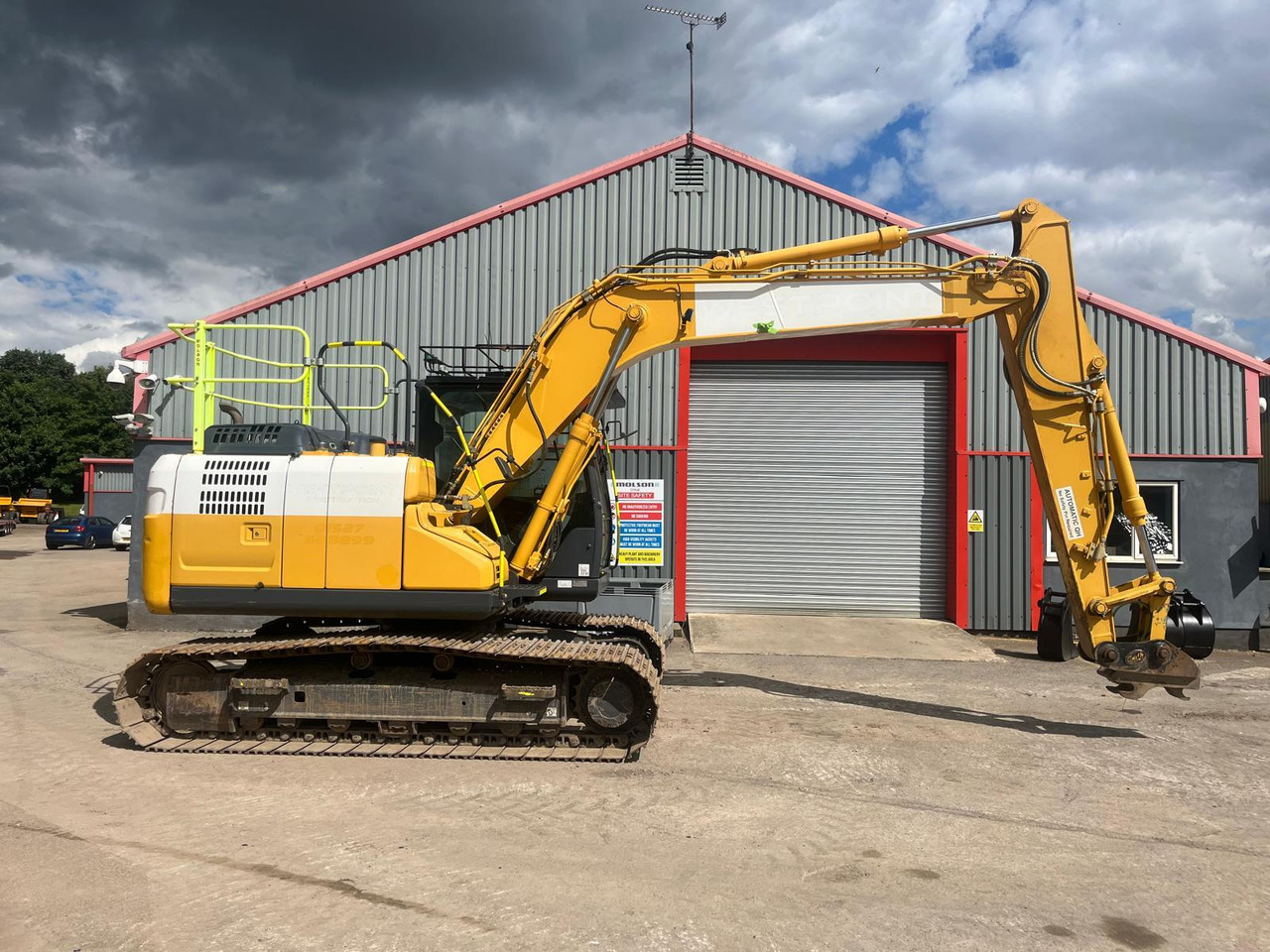 Pelle sur chenille Kobelco SK130LC-11: photos 6