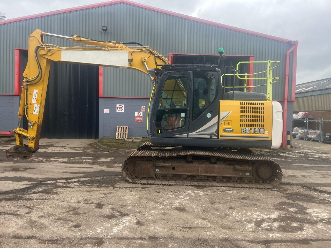 Kobelco SK130LC-11 - Pelle sur chenille: photos 2 Kobelco SK130LC-11 - Pelle sur chenille: photos 2