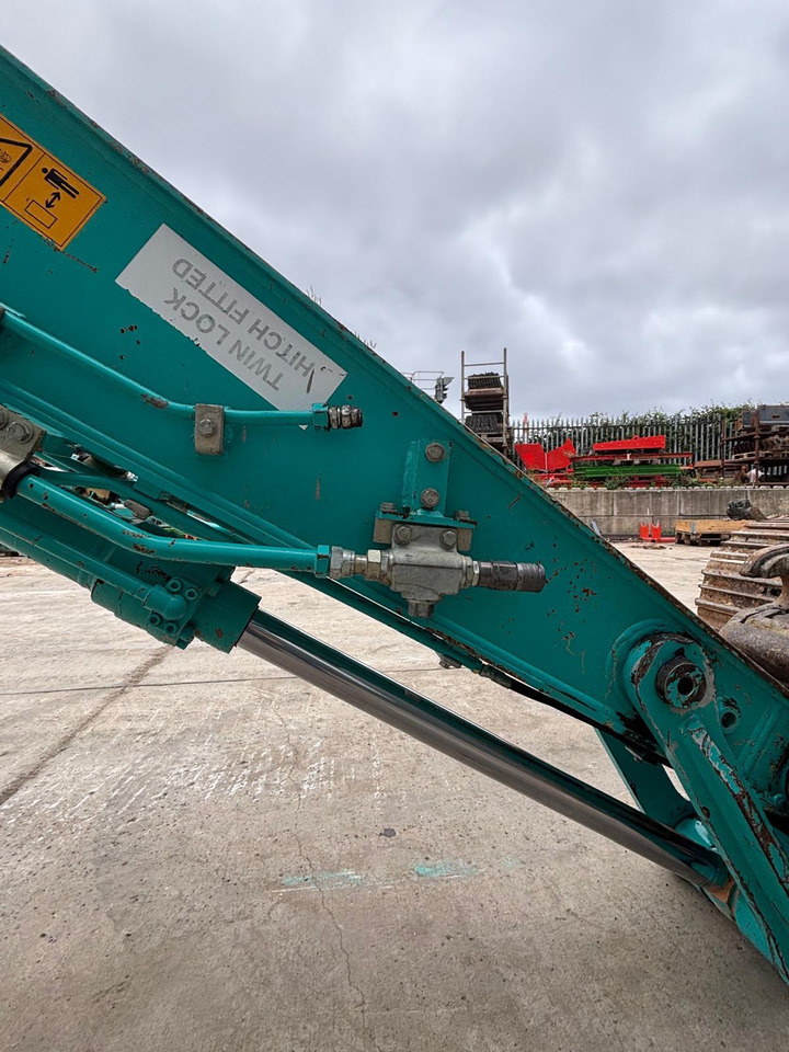 Pelle sur chenille Kobelco SK140SRLC-5: photos 9