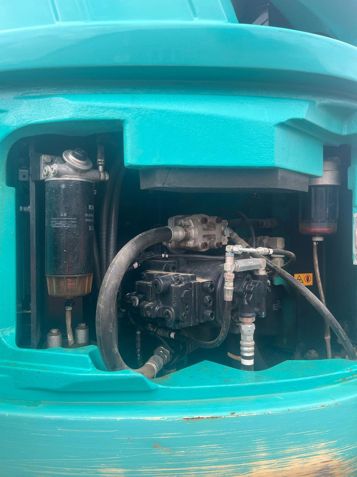 Pelle sur chenille Kobelco SK230SRLC-5E: photos 12