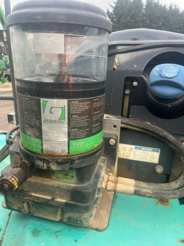 Pelle sur chenille Kobelco SK230SRLC-5E: photos 15