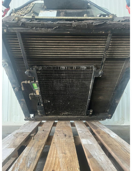 Liebherr A904 Li/A904C Li/R904/R904C - Radiateur: photos 3 Liebherr A904 Li/A904C Li/R904/R904C - Radiateur: photos 3