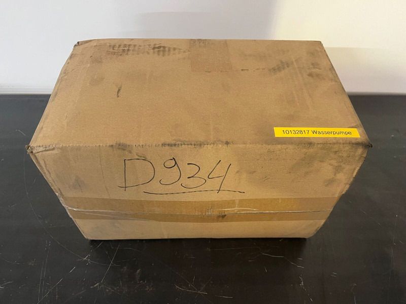 Liebherr P944 / R954 / R944 / R954 / L556-454 / L566-460 - Pompe à liquide de refroidissement: photos 4 Liebherr P944 / R954 / R944 / R954 / L556-454 / L566-460 - Pompe à liquide de refroidissement: photos 4