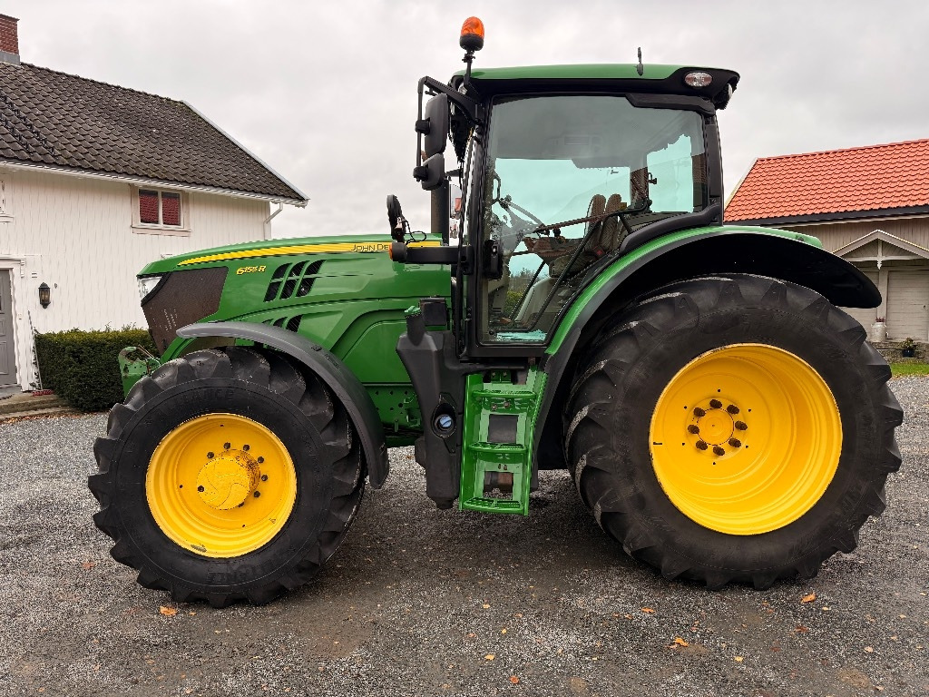 John Deere 6155 R - Tracteur agricole: photos 2 John Deere 6155 R - Tracteur agricole: photos 2