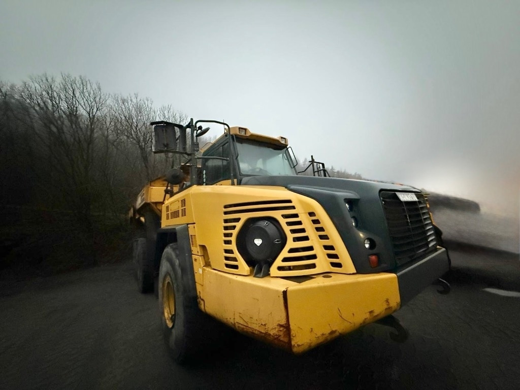 Komatsu HM 400-5 - Tombereau articulé: photos 2 Komatsu HM 400-5 - Tombereau articulé: photos 2